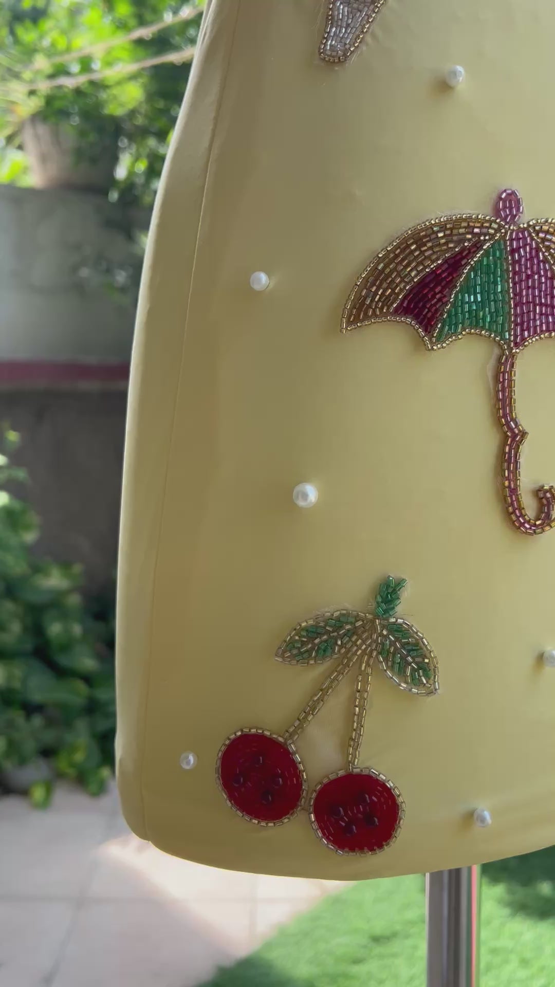 Load video: Beach-chic